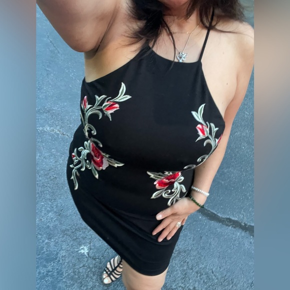 Black short dress - Picture 1 of 4